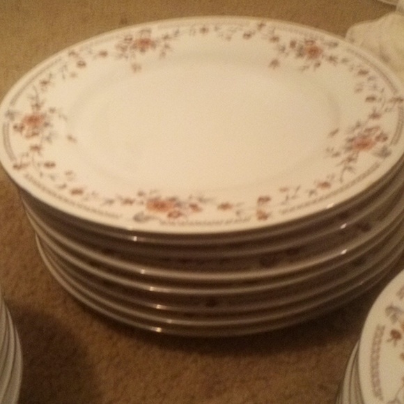 Dynasty fine china dishes 8 dinner plates 8 bowls 8 small plates 8 saucers 6 cup - Picture 6 of 10